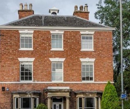 The Lions Bed & Breakfast Newark upon Trent Екстериор снимка