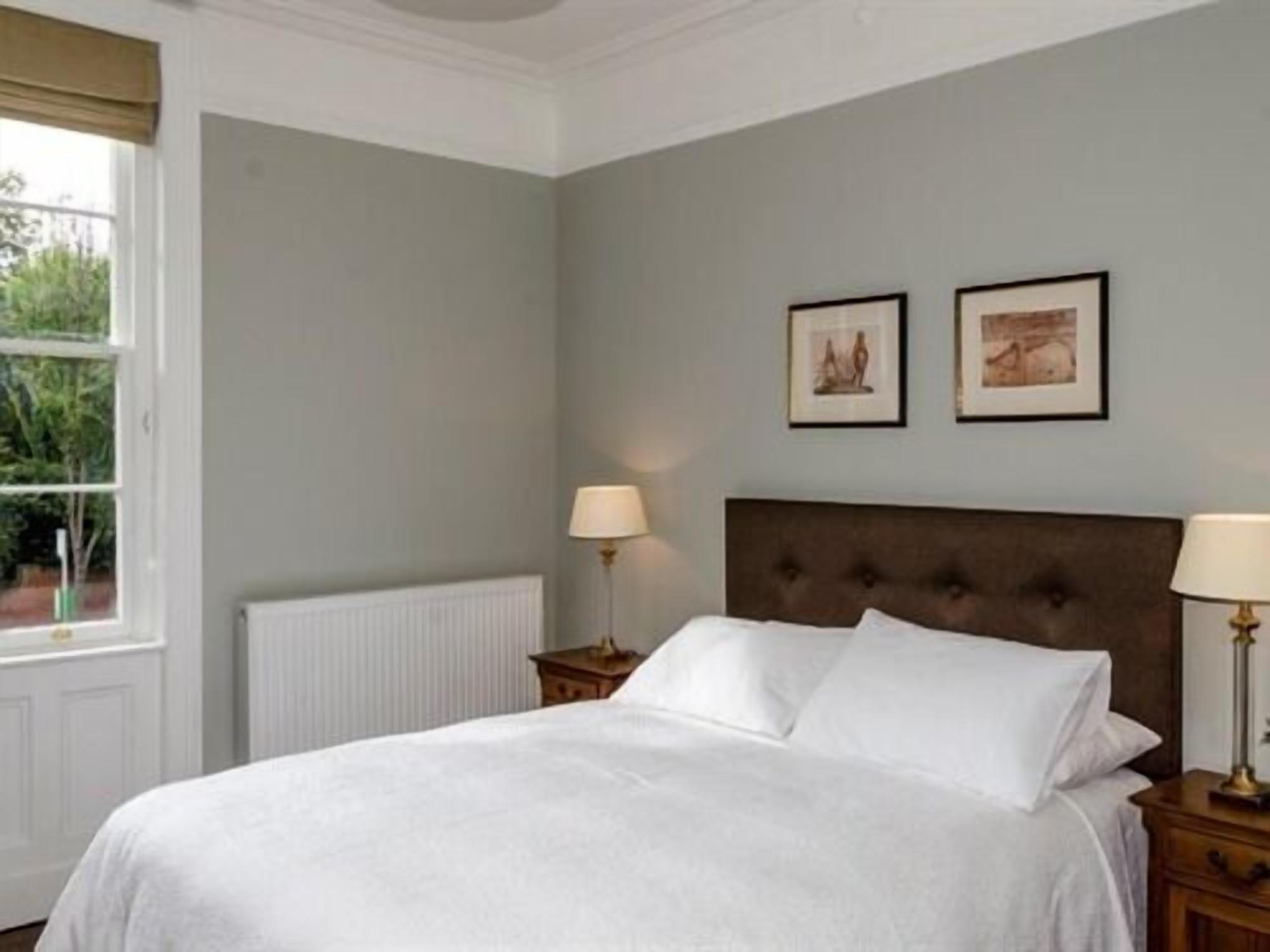 The Lions Bed & Breakfast Newark upon Trent Екстериор снимка